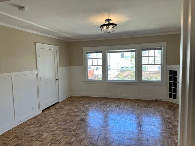 Building Photo - 778 61st St