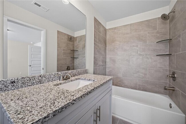 Building Photo - 523 Fundao Ln