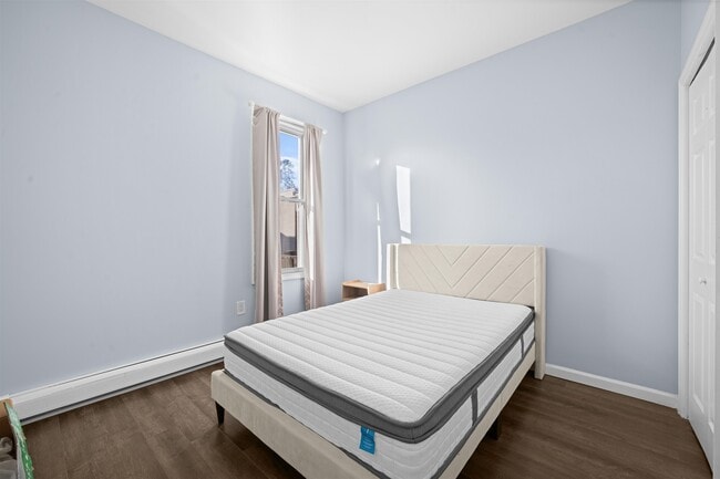 Building Photo - 83 Hobart Ave