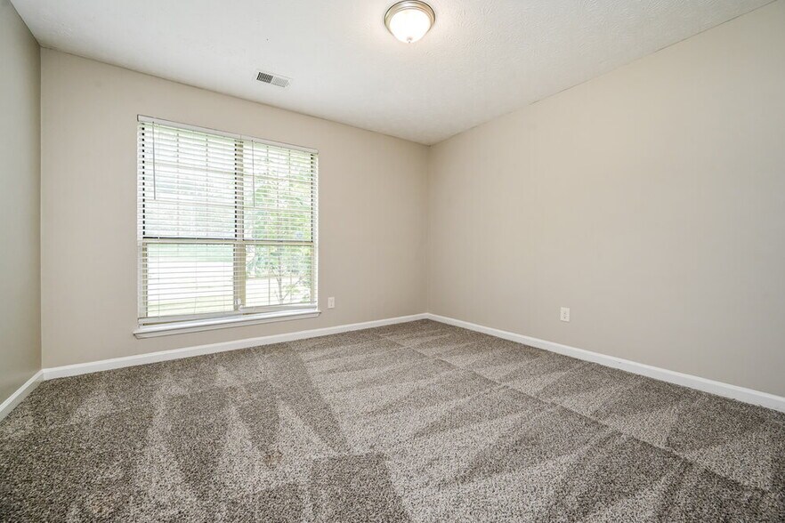 Building Photo - 2921 Sunset Ct