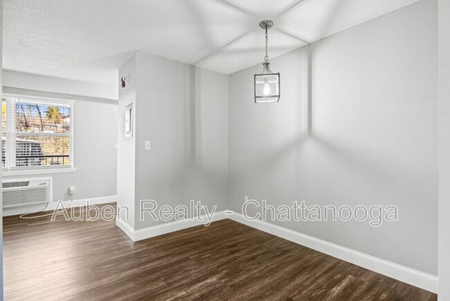 Building Photo - 5519 HIGHWAY 153 APT I