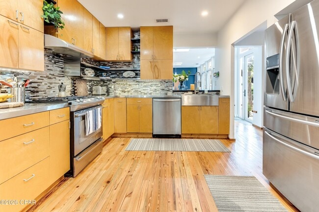 Building Photo - 2979 S County Hwy 395