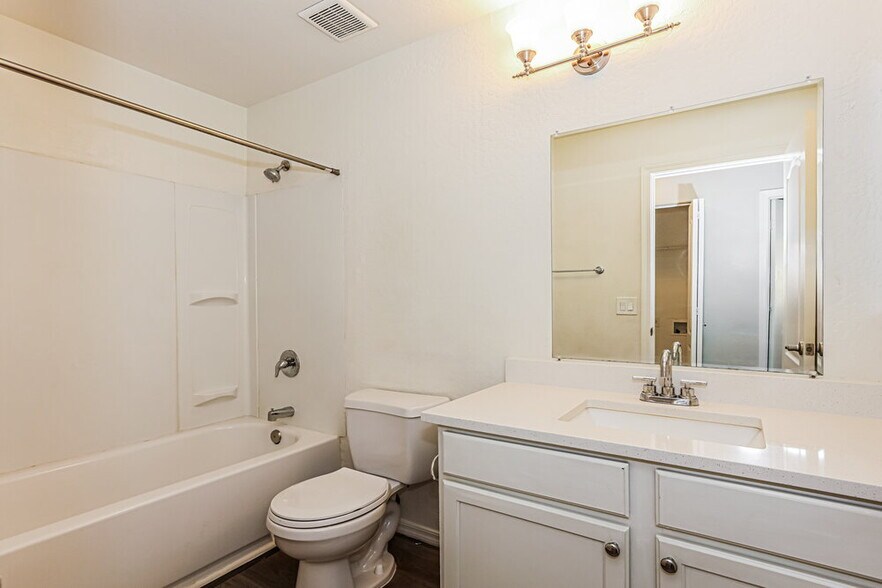 Building Photo - 10024 W Kingman St