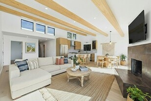 Building Photo - 2282 Whitney Ave