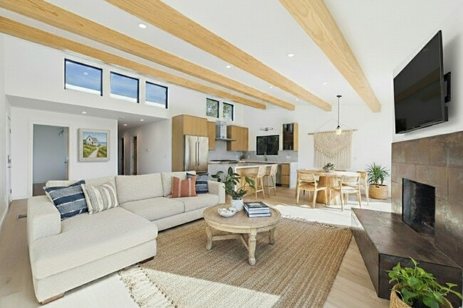 Building Photo - 2282 Whitney Ave