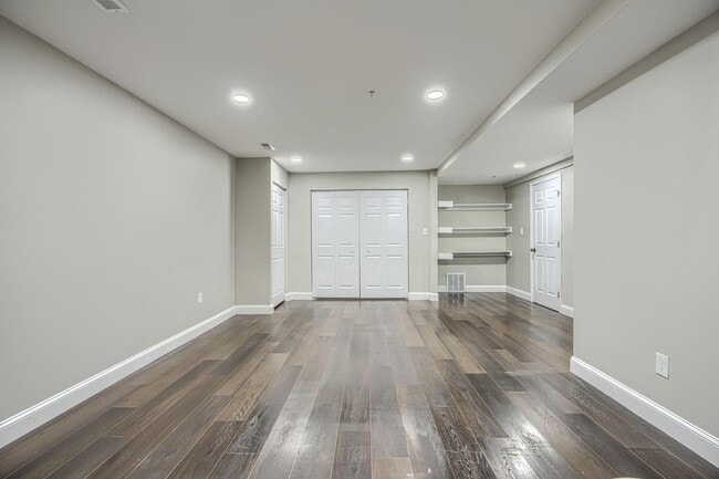 Building Photo - 601 Long Wall Dr