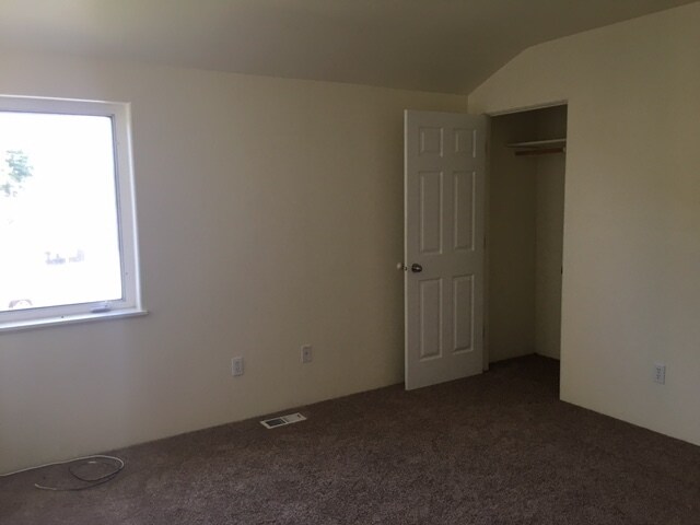 Building Photo - sax1823/1825