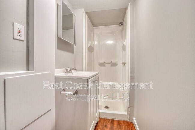 Building Photo - 9616 Mason Ave