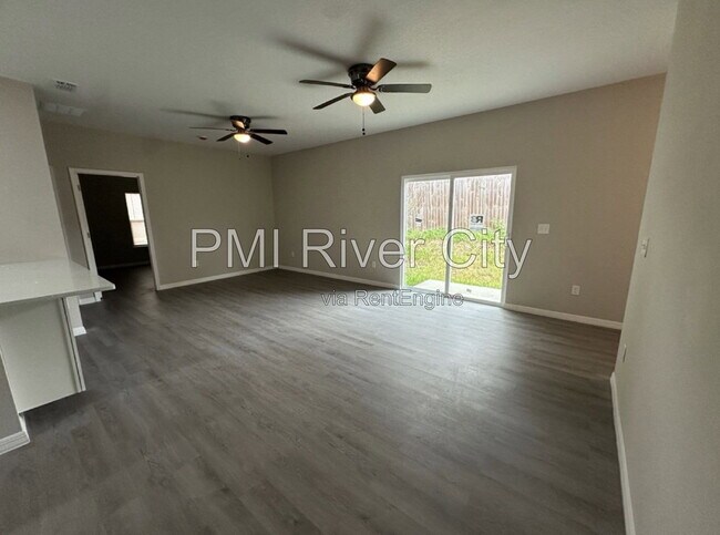 Building Photo - 6715 Bakersfield Dr