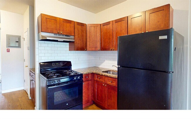 Building Photo - 475 Ashford Ave
