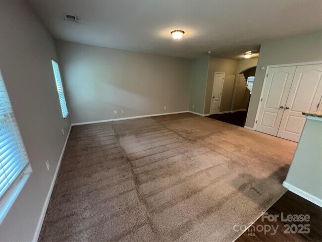 Building Photo - 8240 Paw Valley Ln
