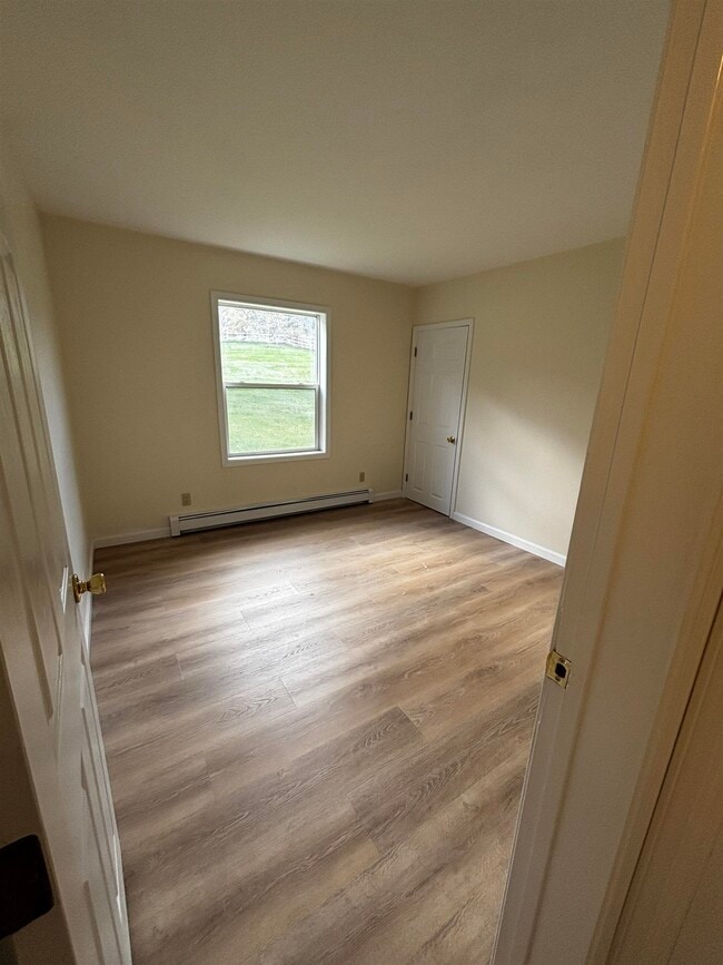 Building Photo - 49 River Rd