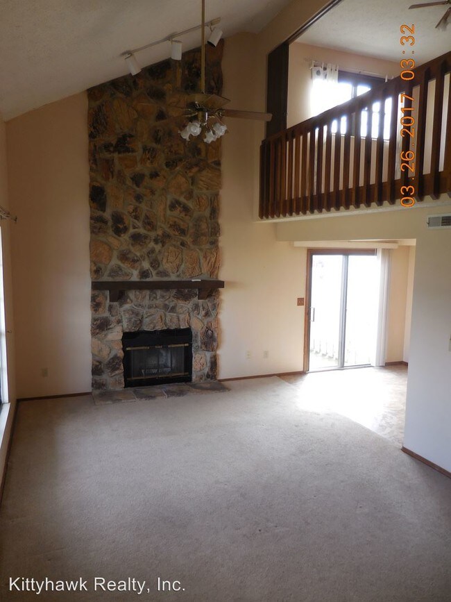 Building Photo - 2 br, 1.5 bath House - 1354 Sanzon Drive