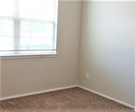 Building Photo - 9915 Ranger Falls Ln