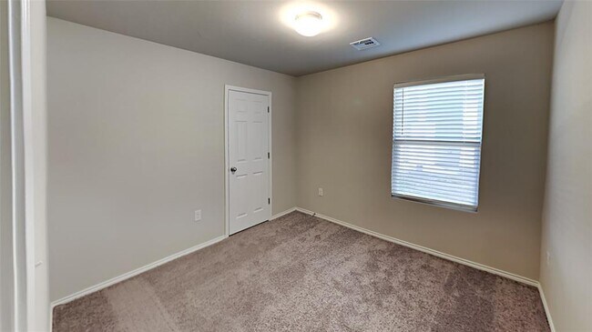 Building Photo - 11748 NW 99th Ter