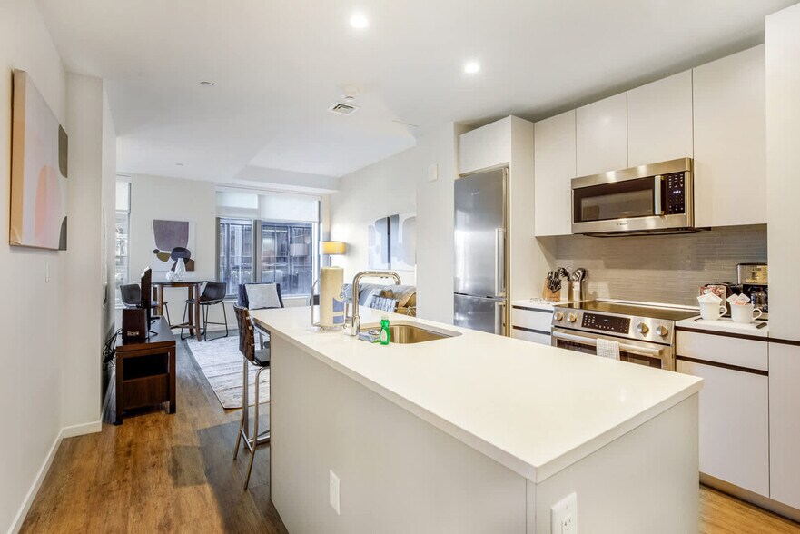 Building Photo - 131 Seaport Blvd