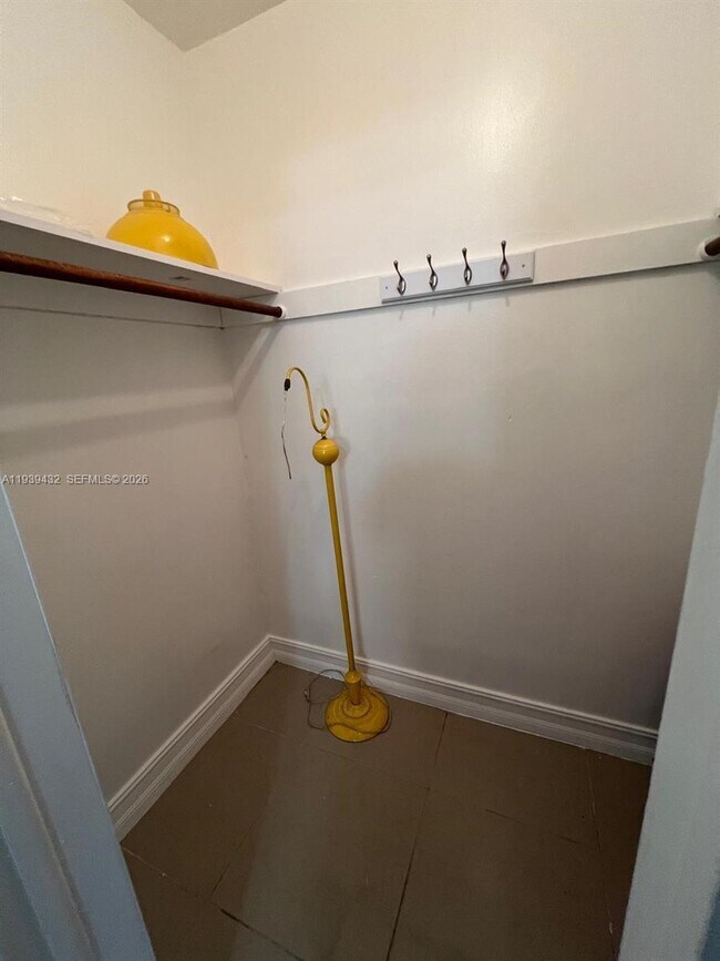 Building Photo - 2920 NW 11th Pl