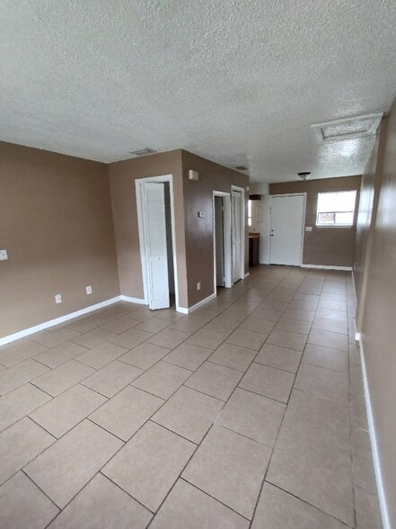 Primary Photo - 5820 Butler Dr