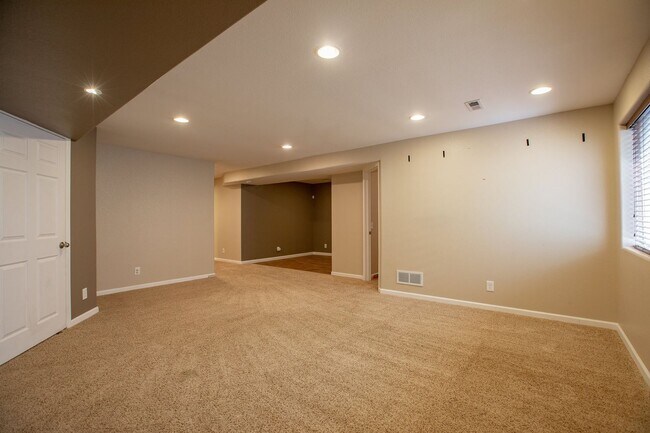 Building Photo - 5 Bedroom Home in Windsor Colorado
