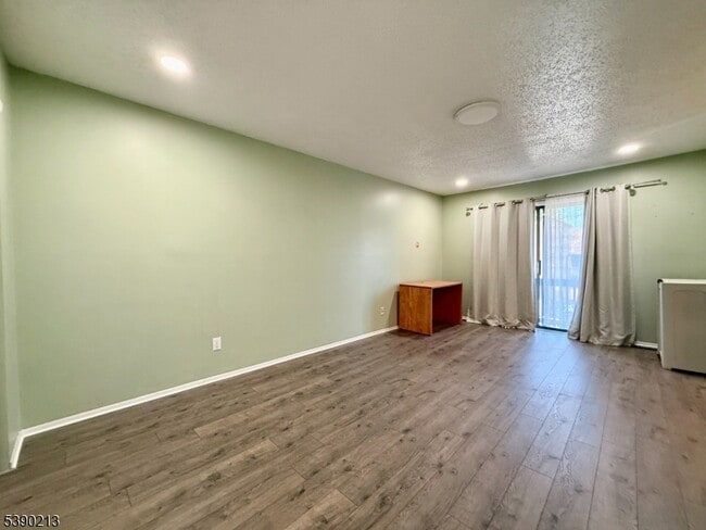 Building Photo - 105 Westgate Dr