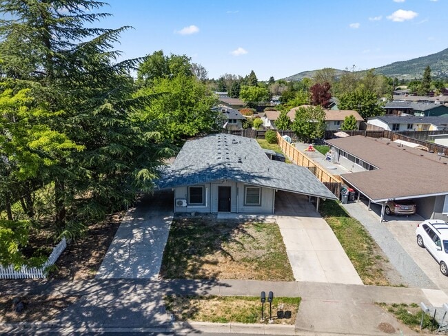 Building Photo - 3003-3003 Juanipero Way