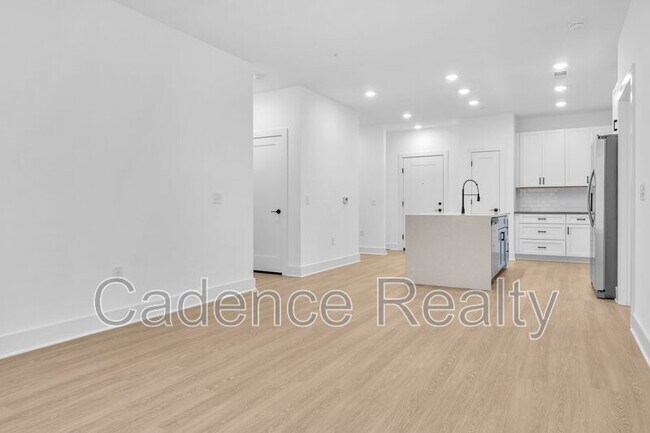 Building Photo - 610 S Kerr Ave