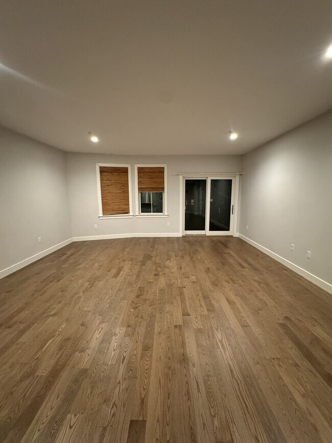 Building Photo - 9 Independence Ave