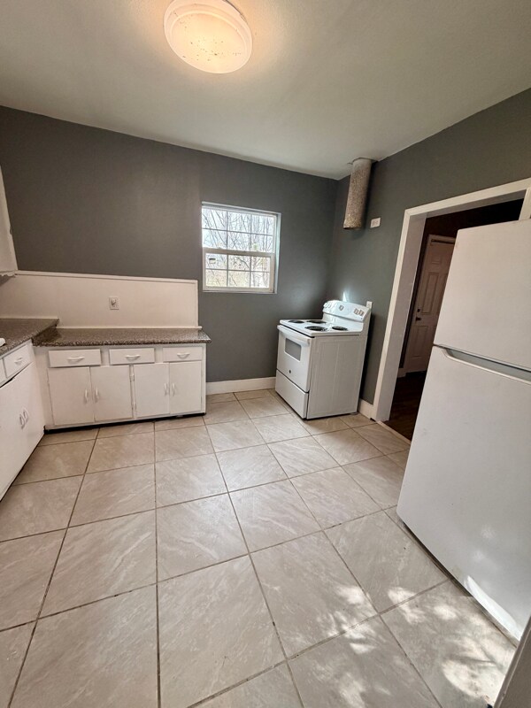 Building Photo - 120 W 18th St