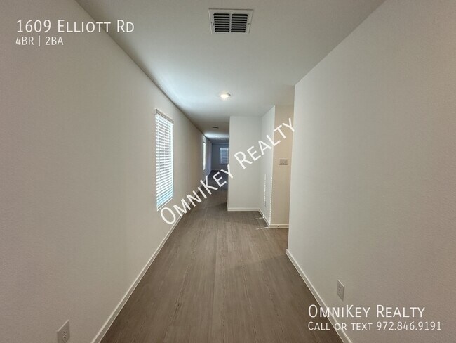 Building Photo - 1609 Elliott Rd