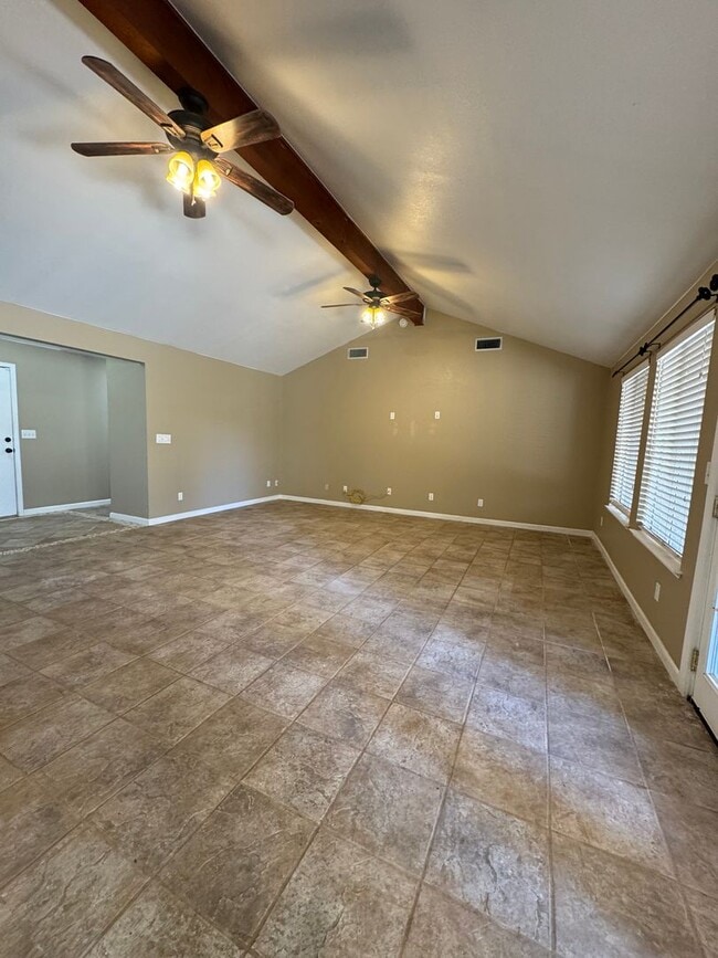 Building Photo - 3 Bed, 3 Bath Country Home with Pool