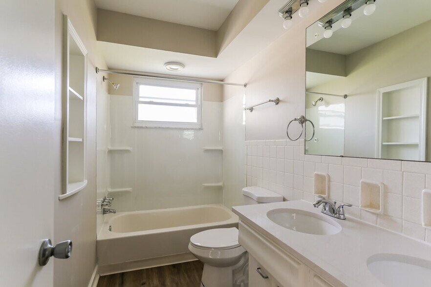 Building Photo - 1392 Devonhurst Dr