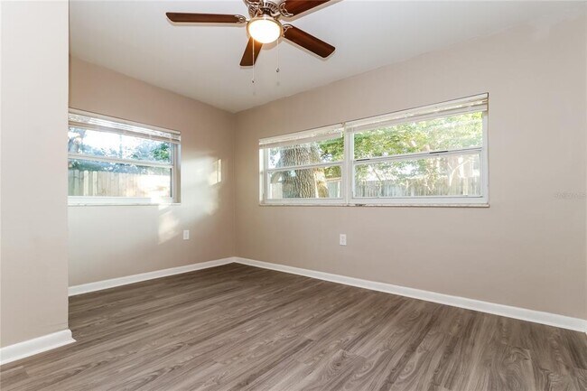 Building Photo - 1429 Spring Ln