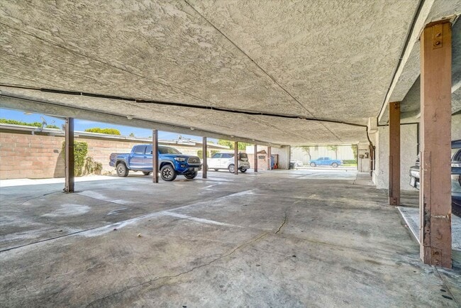 Building Photo - 898 S Lemon St