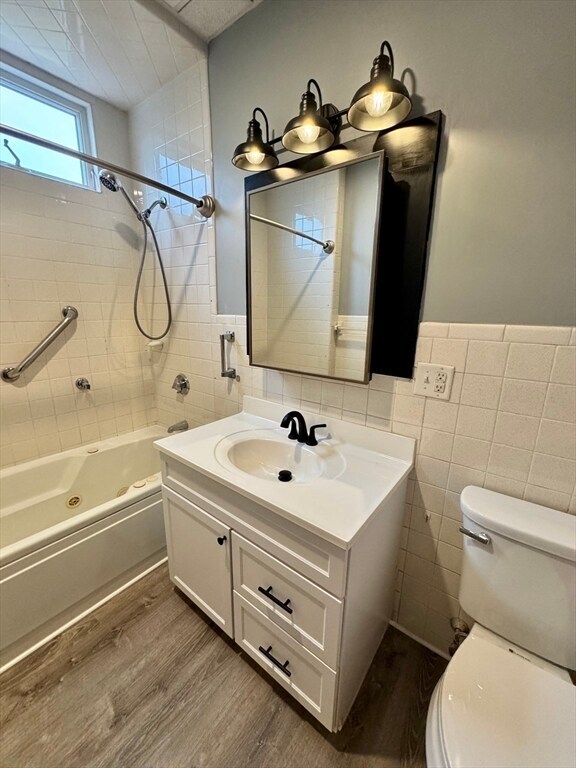 Building Photo - 15 Clara St