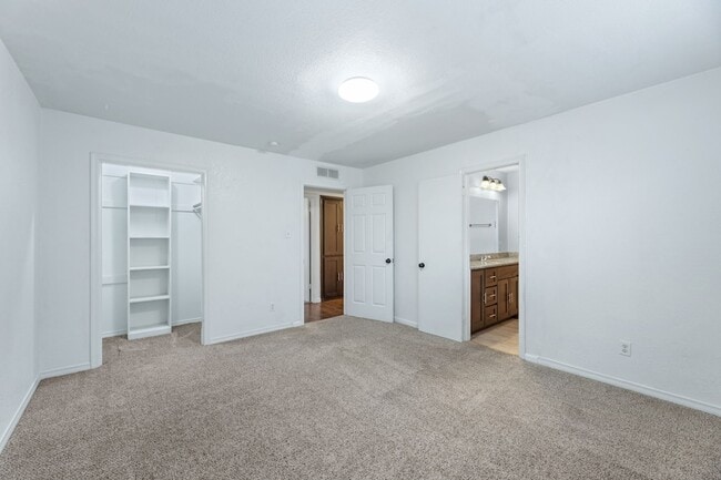 Building Photo - 2726 Blanton St