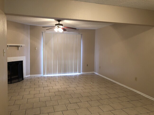 Building Photo - 8845 GSRI Ave