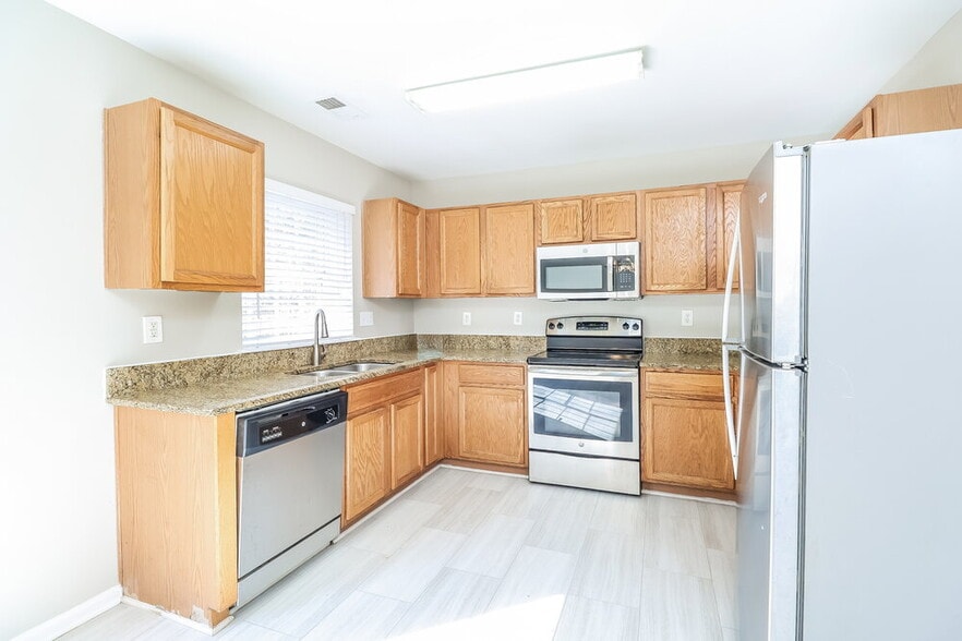 Building Photo - 7019 Indian Ridge Ln