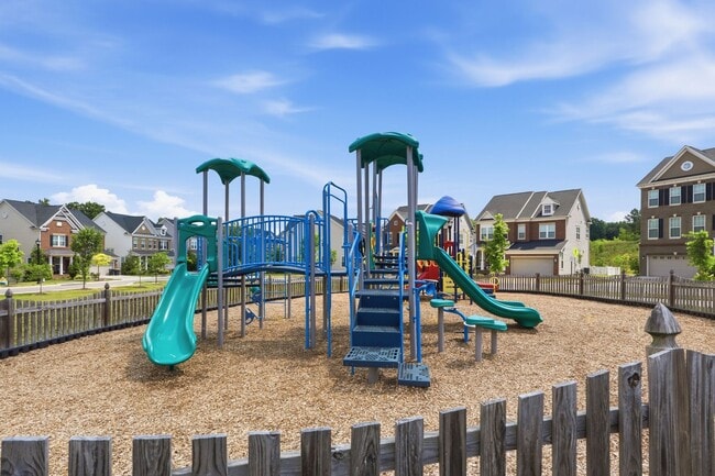 Building Photo - 3 Bed/2.5 Bath End-of-Row Beltsville Townhome