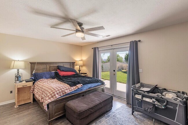 Building Photo - Stunning 4 Bedroom Home in St. George! Pet...