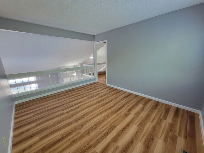 Building Photo - Spacious Beauty with Remodeled Kitchen and...