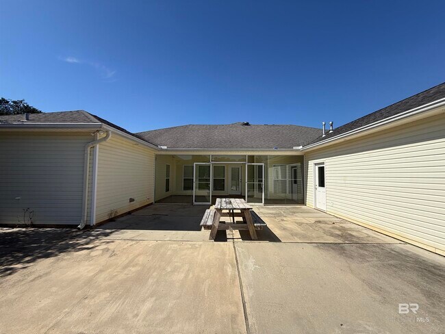 Building Photo - 9090 Pleasant Rd