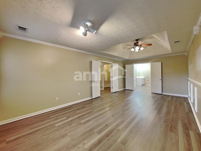 Building Photo - 875 Clairidge Ln