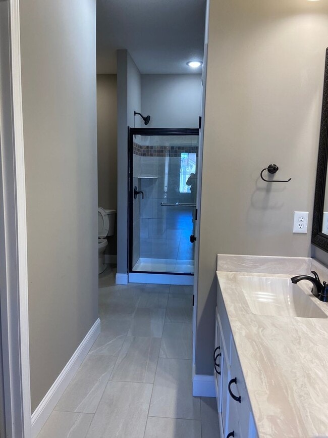 Building Photo - 307 Deerfield Dr