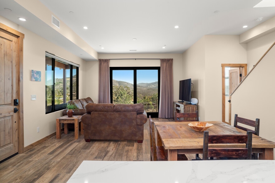 Building Photo - 3605 1/2 Fortuna Ranch Rd