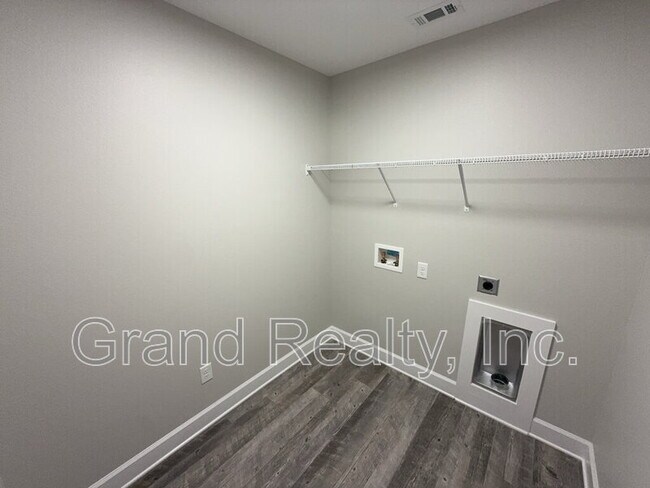 Building Photo - 4880 E Spencer Field Rd