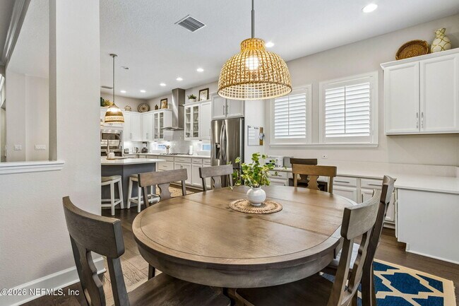 Building Photo - 209 Manor Ln