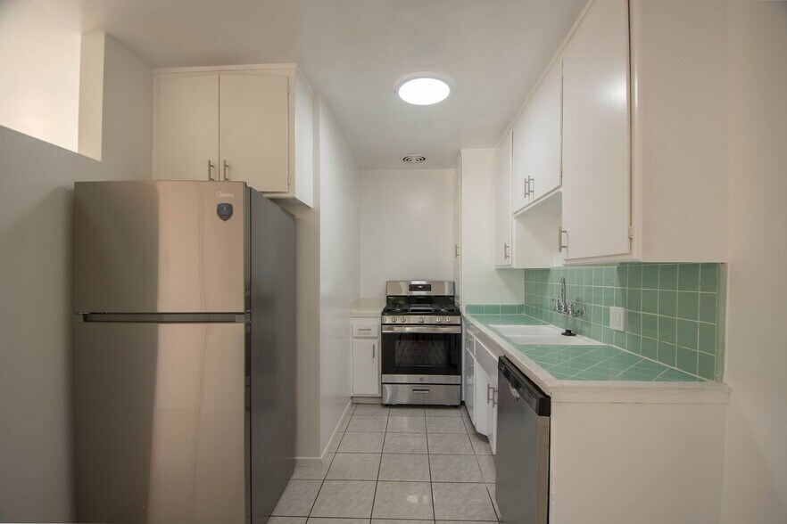 Building Photo - 6260 Colfax Ave