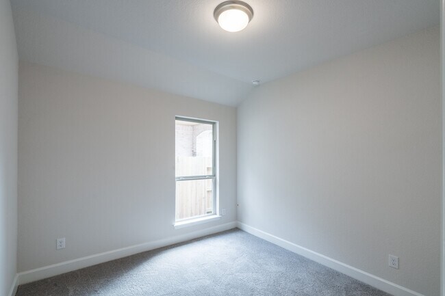 Building Photo - 30314 Ruby Frst Ct