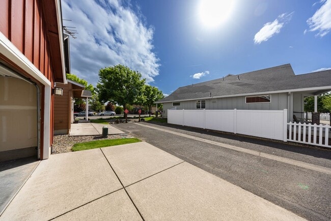 Building Photo - Three bedroom home one block from Battle Ground Village. - With AC