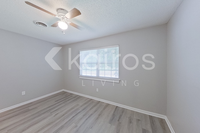 Building Photo - 10 Idlewood Ln